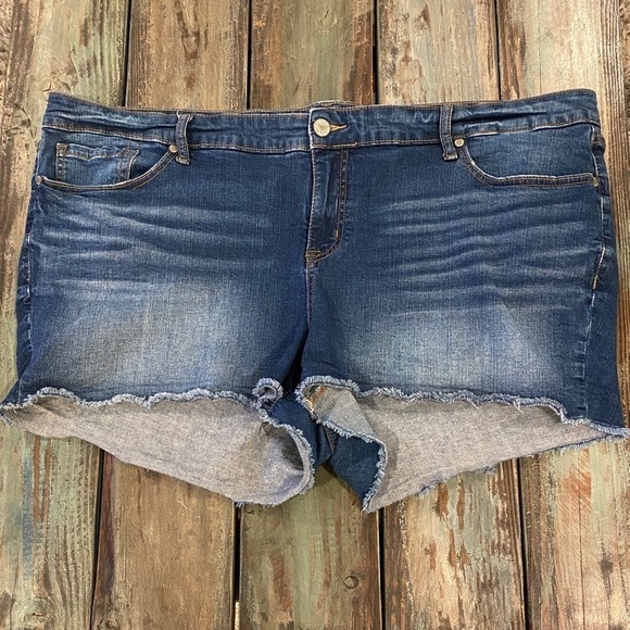 Torrid Size 24 Denim Jeans Shorts Mid Rise Stretch Blue Cutoffs Plus Size - Picture 1 of 7